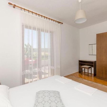 Apartments Spavalo パグ エクステリア 写真