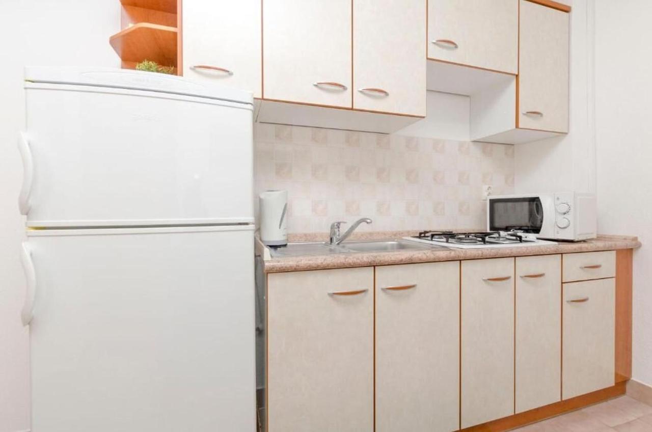 Apartments Spavalo パグ エクステリア 写真