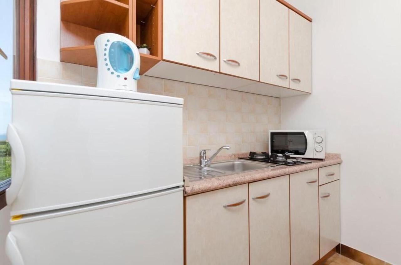 Apartments Spavalo パグ エクステリア 写真
