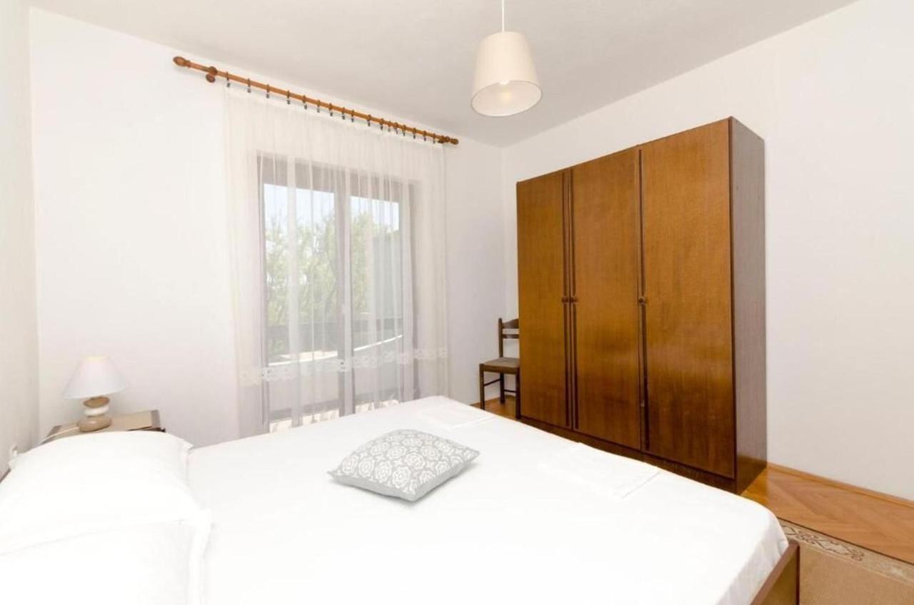 Apartments Spavalo パグ エクステリア 写真