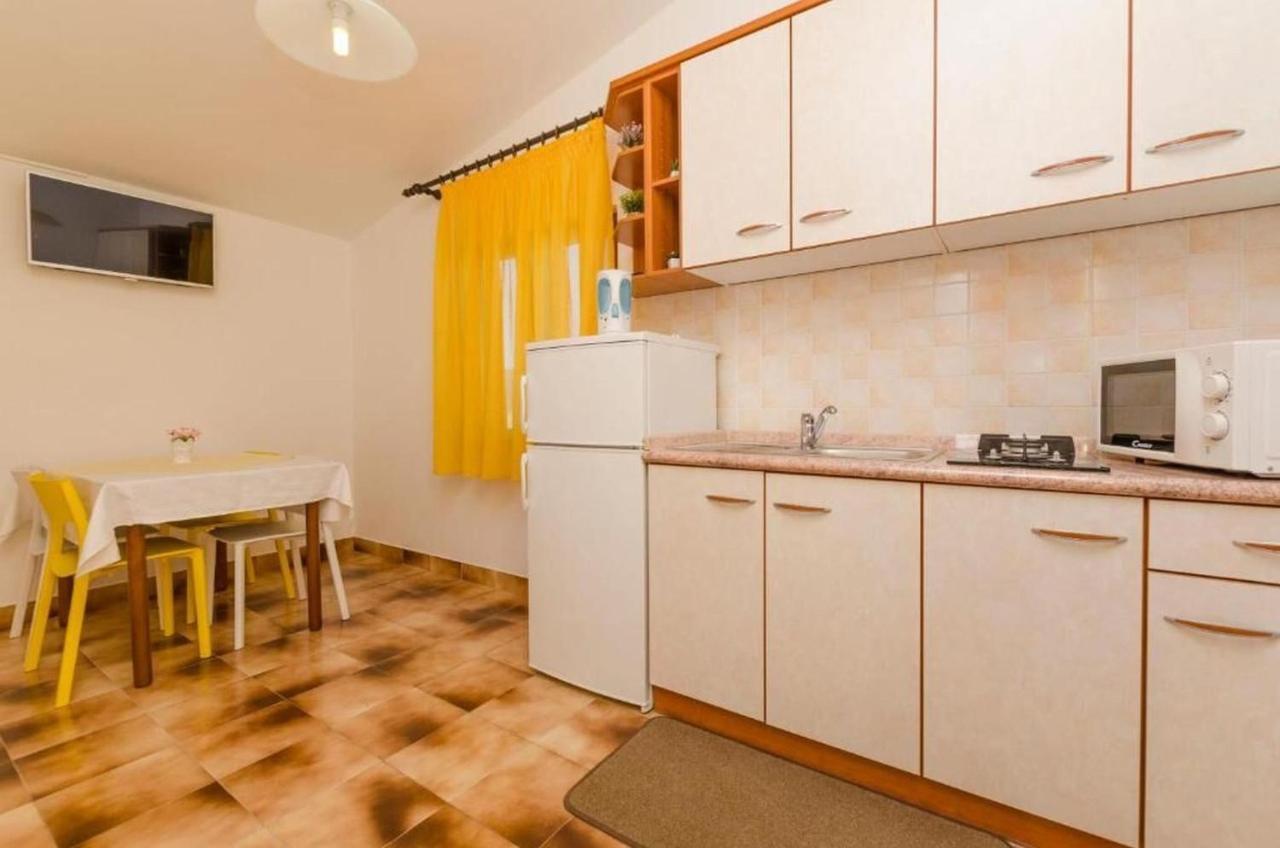 Apartments Spavalo パグ エクステリア 写真