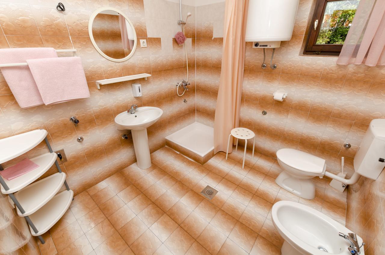 Apartments Spavalo パグ エクステリア 写真