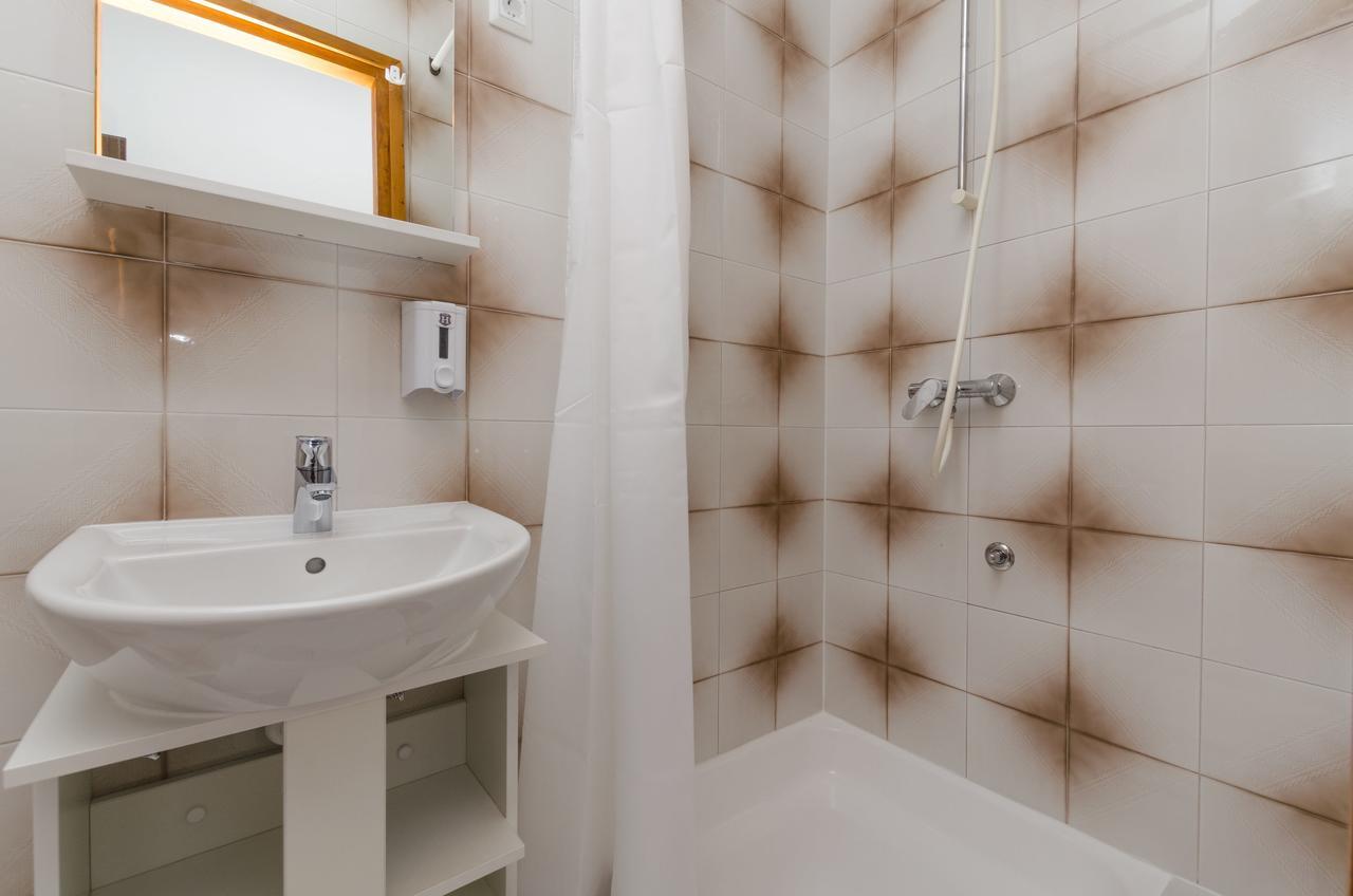 Apartments Spavalo パグ エクステリア 写真