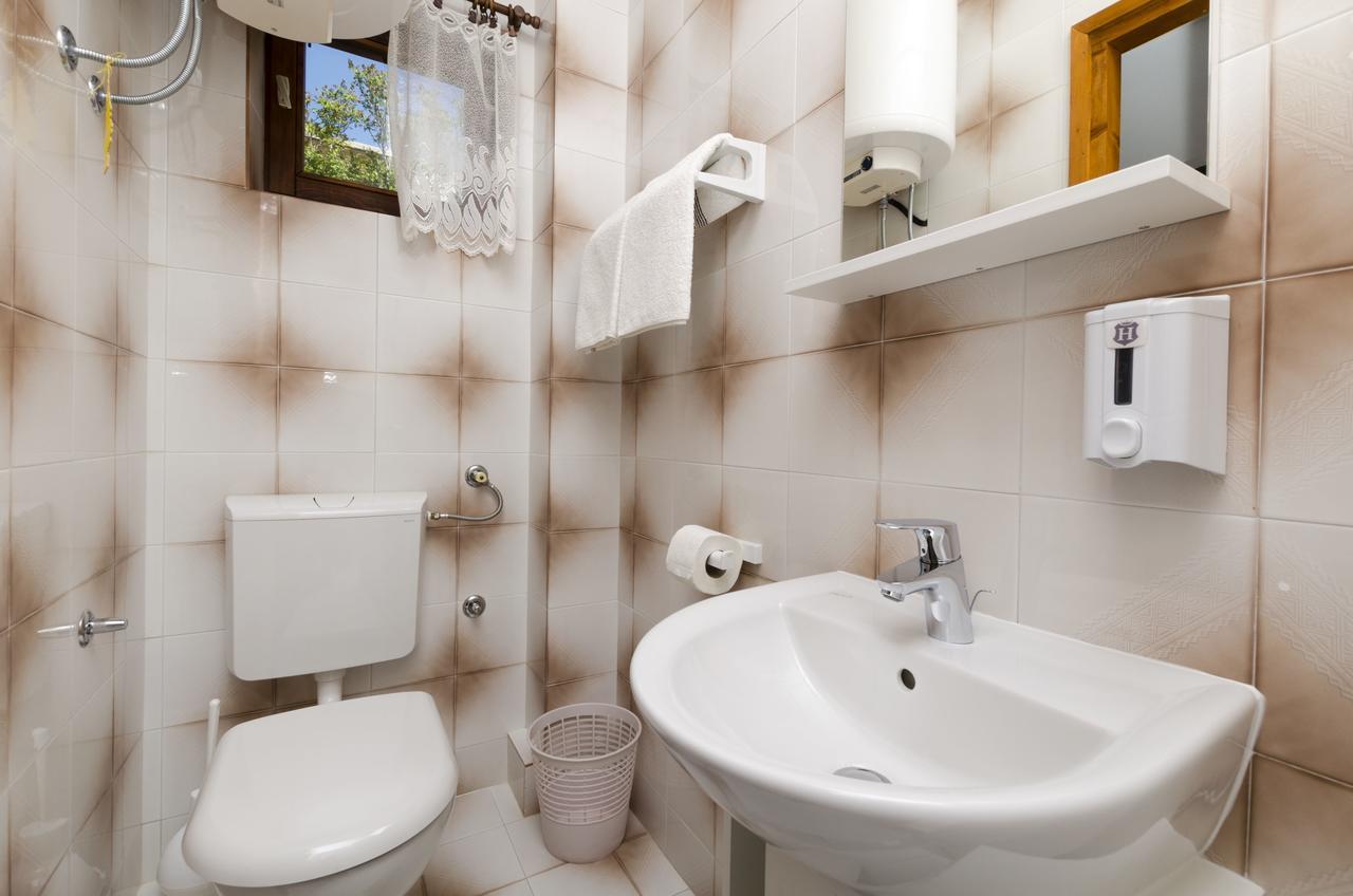 Apartments Spavalo パグ エクステリア 写真
