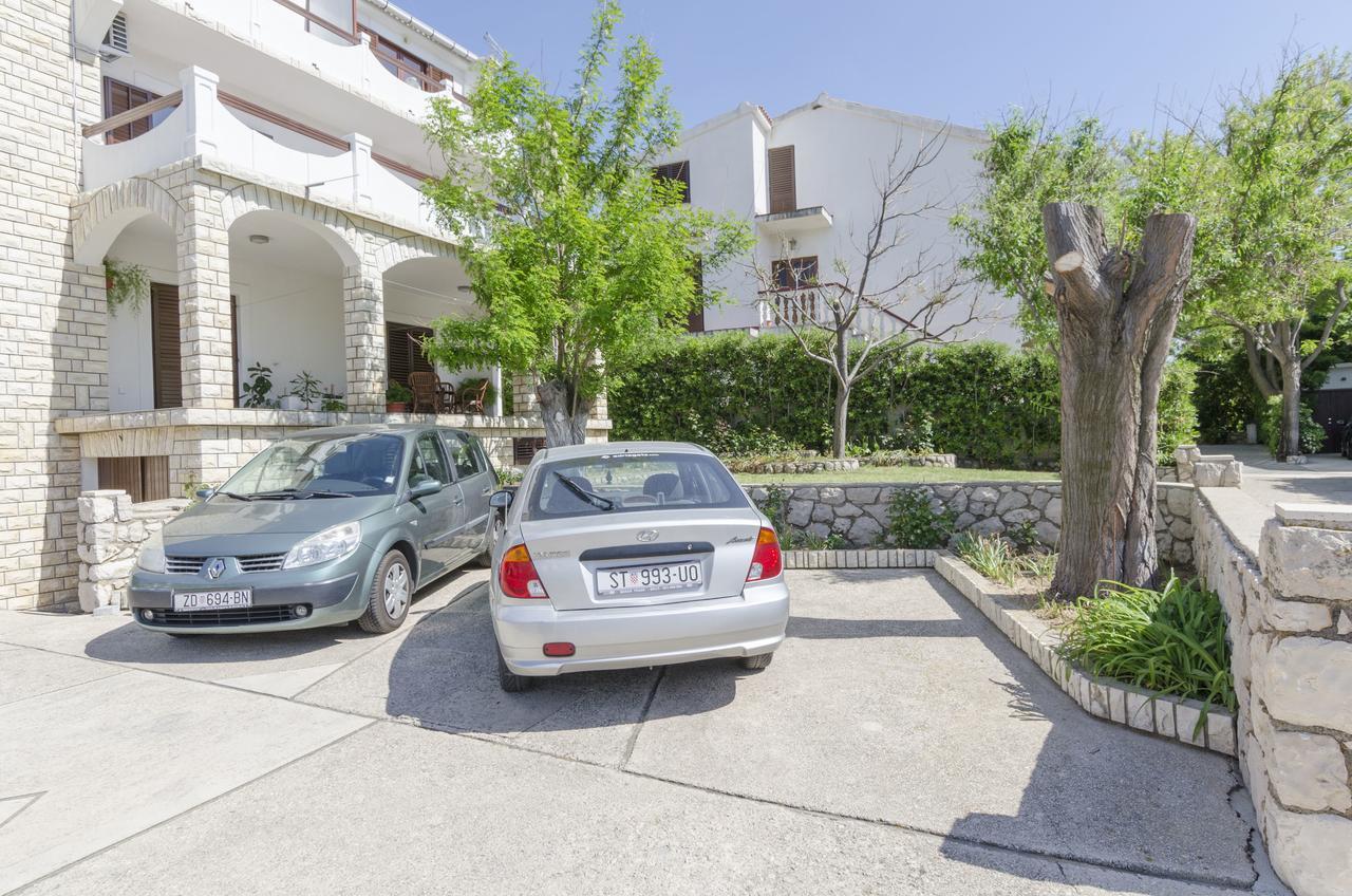 Apartments Spavalo パグ エクステリア 写真
